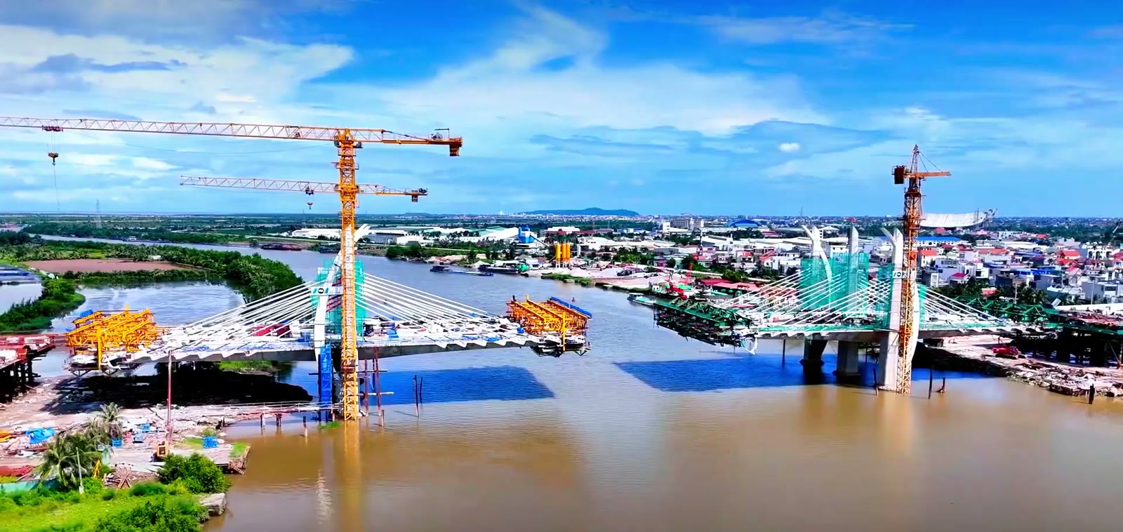 Cầu Hải Thành với dây văng nằm ngang